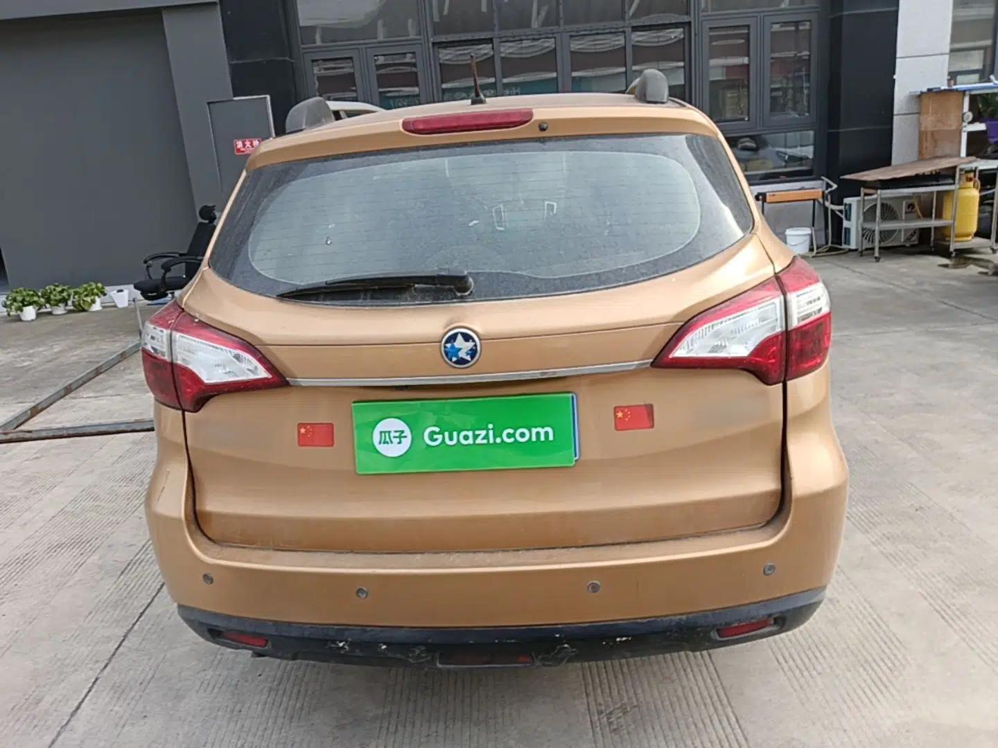 Venucia T70 2015 1.6L Manual Ruixing Edition — миниатюра 5