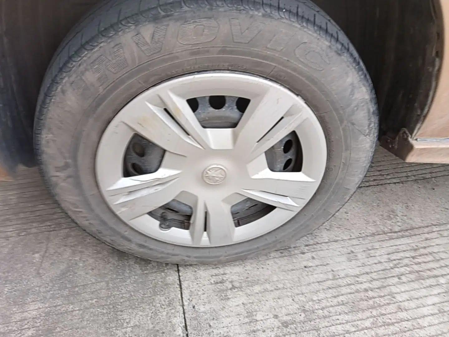 Venucia T70 2015 1.6L Manual Ruixing Edition — миниатюра 10