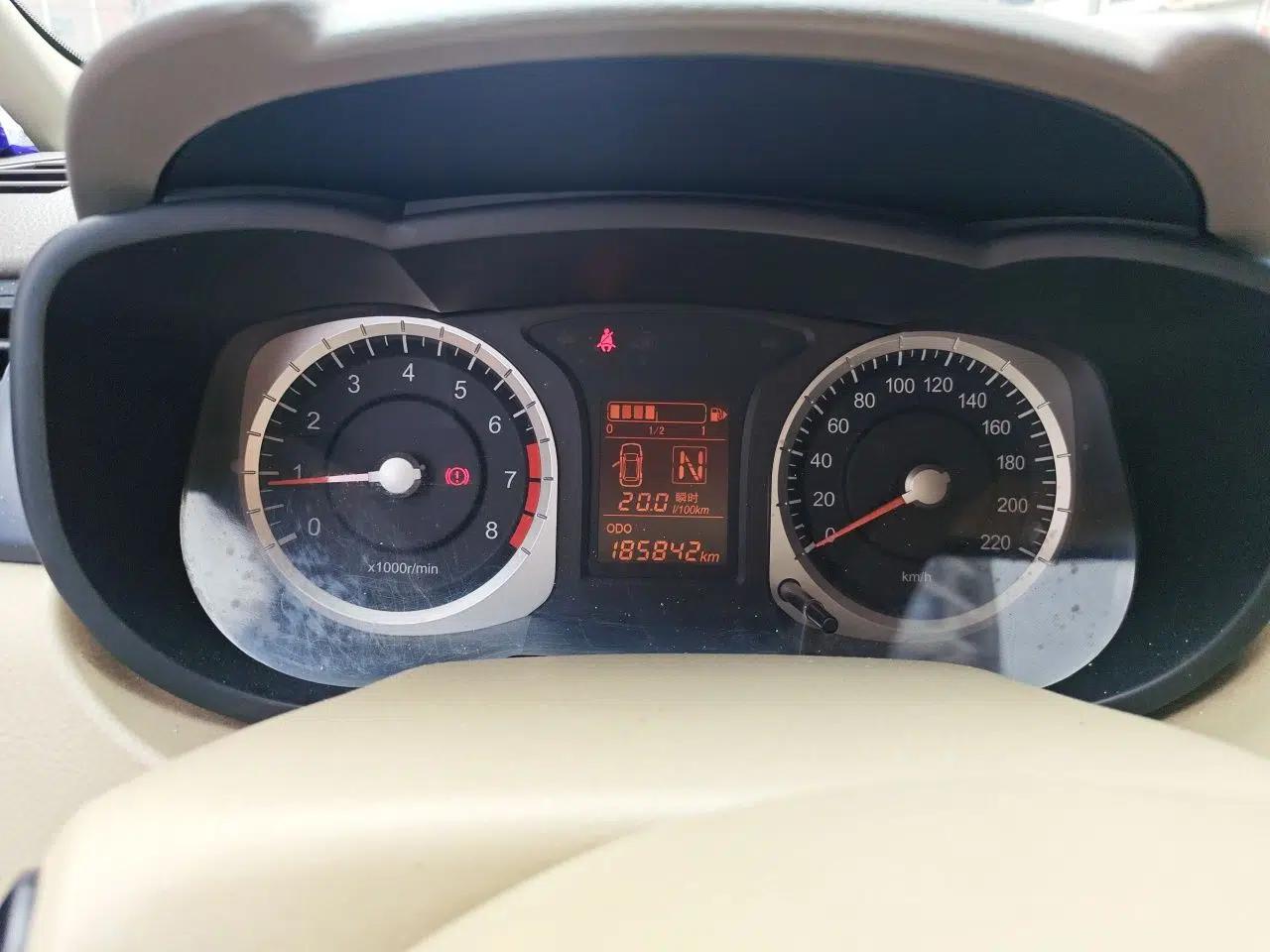 Venucia D50 2013 1.6L Automatic Fashion Edition — миниатюра 11