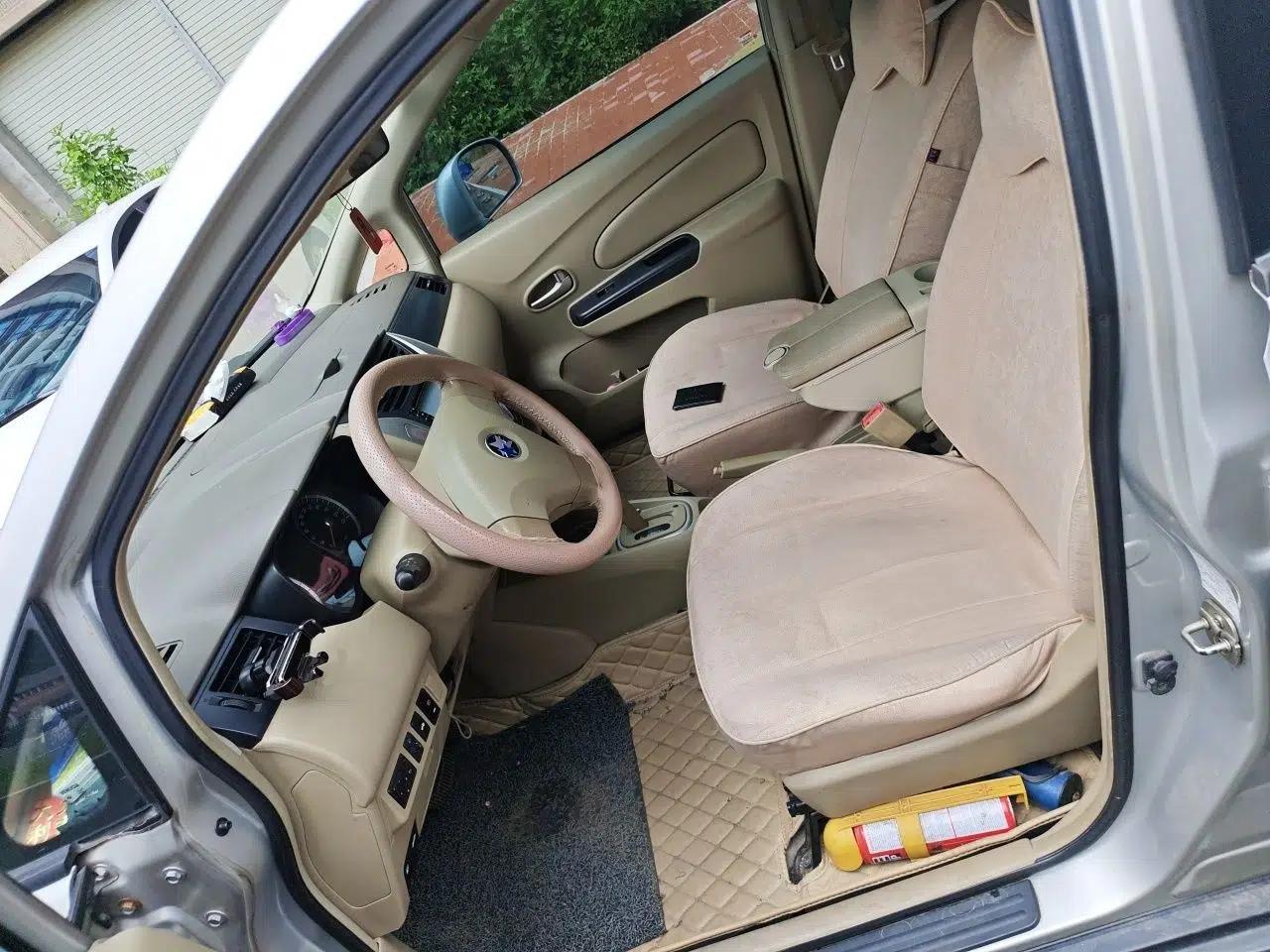 Venucia D50 2013 1.6L Automatic Fashion Edition — миниатюра 15