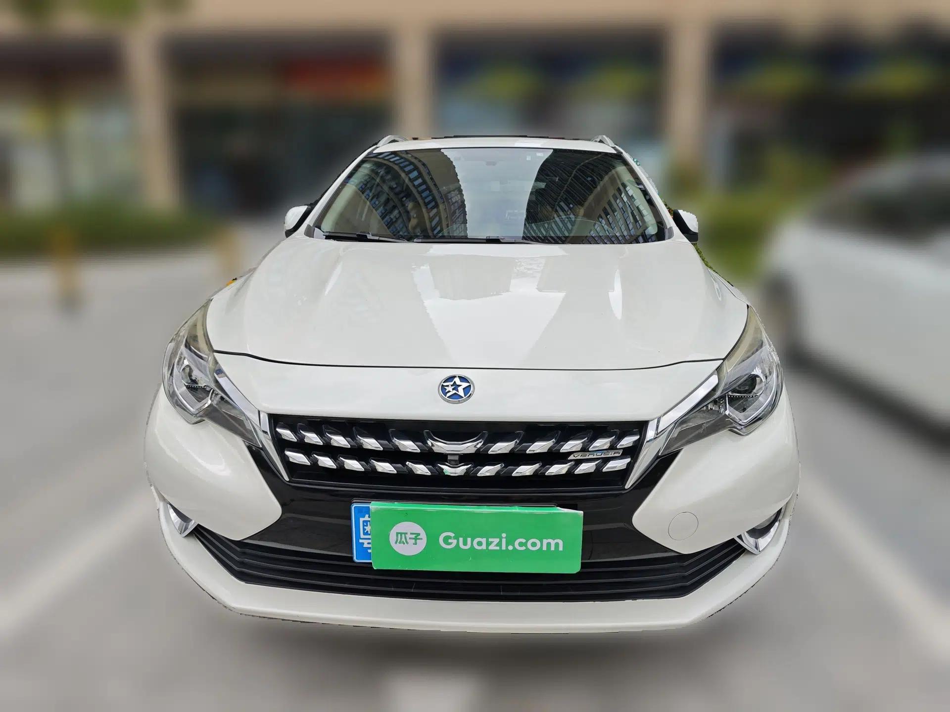 Venucia T90 2018 2.0L CVT Smart Connect Prestige Version China VI Standard — миниатюра 2