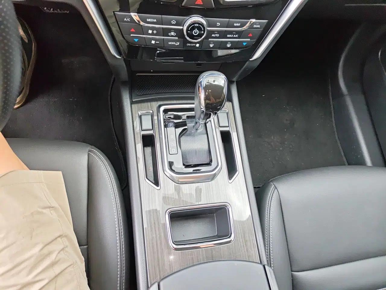 Venucia T90 2018 2.0L CVT Smart Connect Prestige Version China VI Standard — миниатюра 11