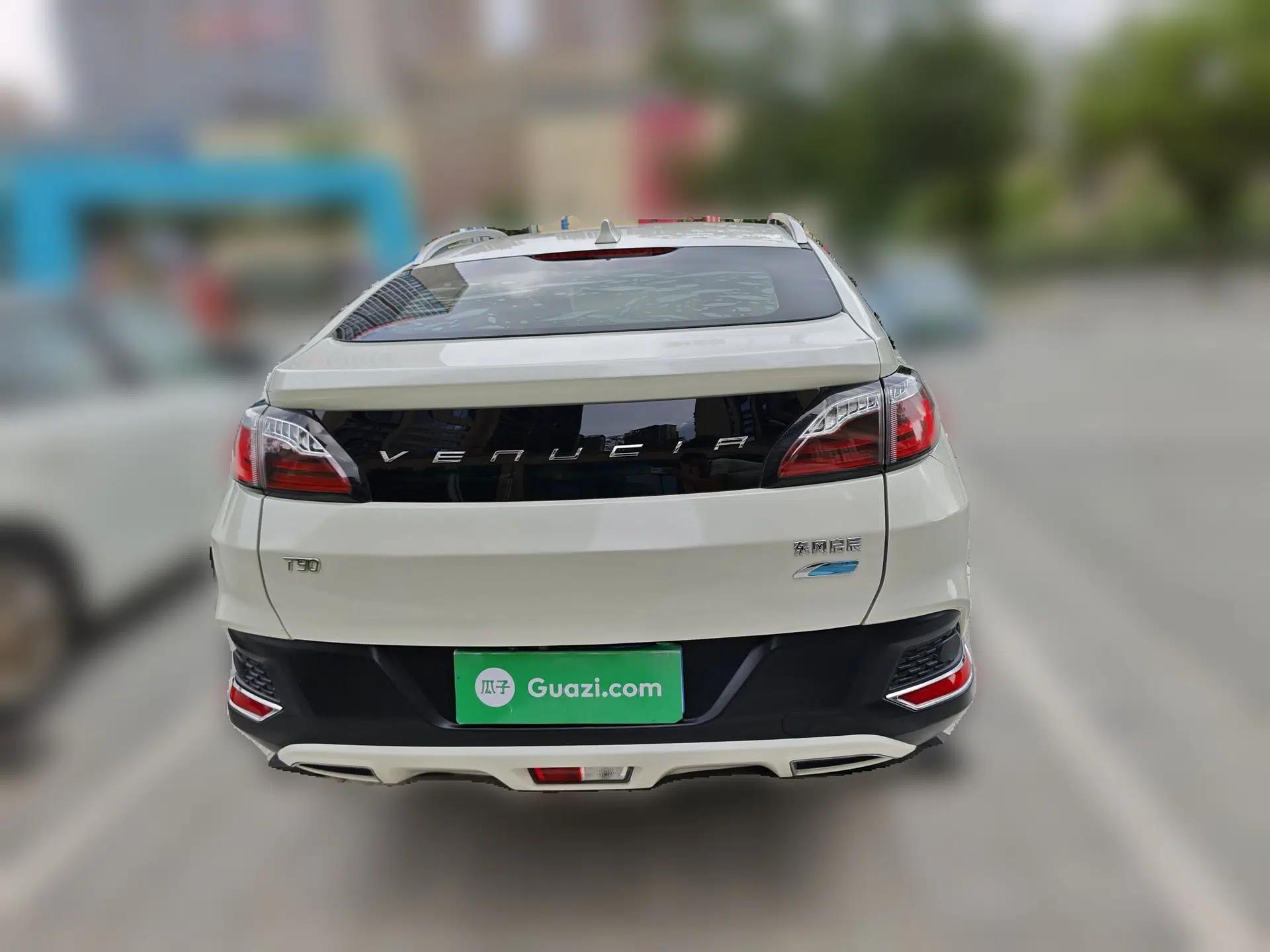 Venucia T90 2018 2.0L CVT Smart Connect Prestige Version China VI Standard — миниатюра 3