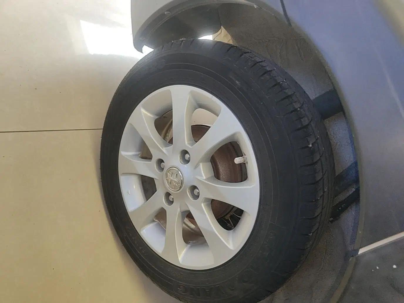 Venucia R50X 2013 1.6L Automatic Model — миниатюра 11