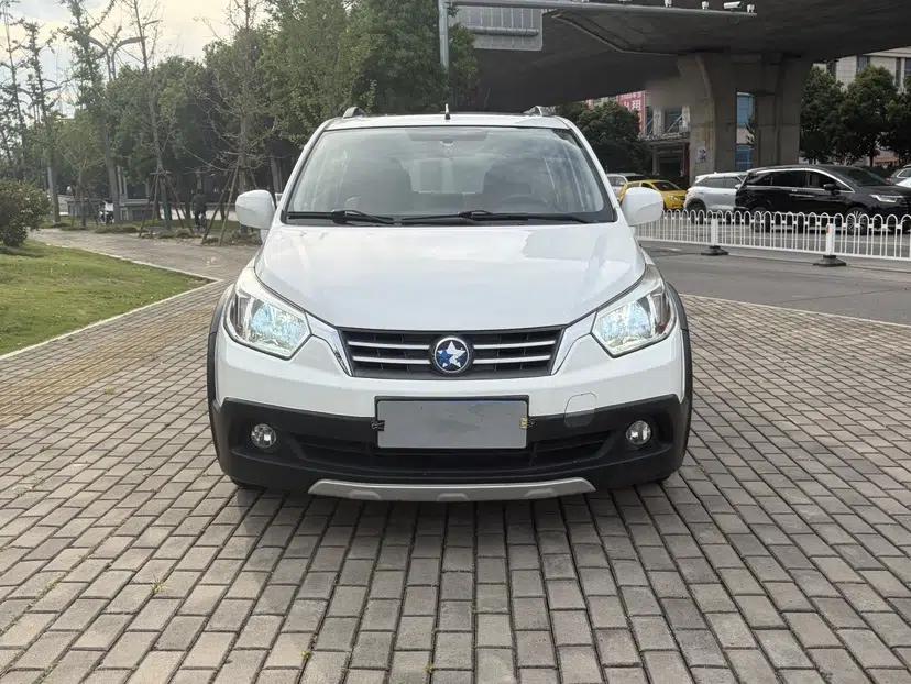 Venucia R50X 2013 1.6L Automatic Model — миниатюра 17