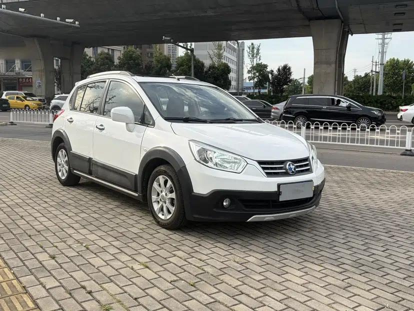 Venucia R50X 2013 1.6L Automatic Model — миниатюра 18
