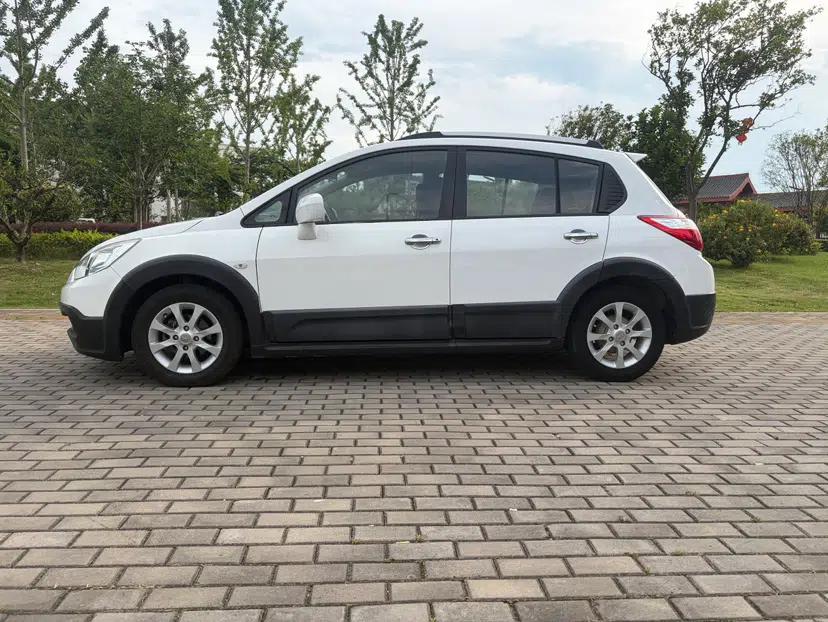 Venucia R50X 2013 1.6L Automatic Model — миниатюра 20