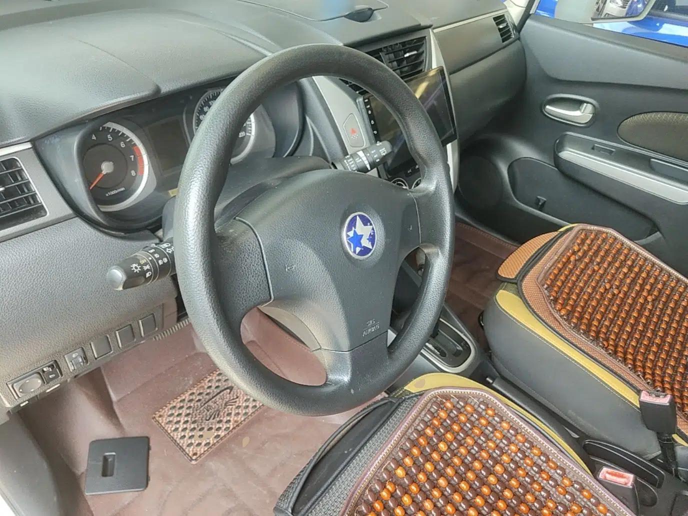 Venucia R50X 2013 1.6L Automatic Model — миниатюра 23