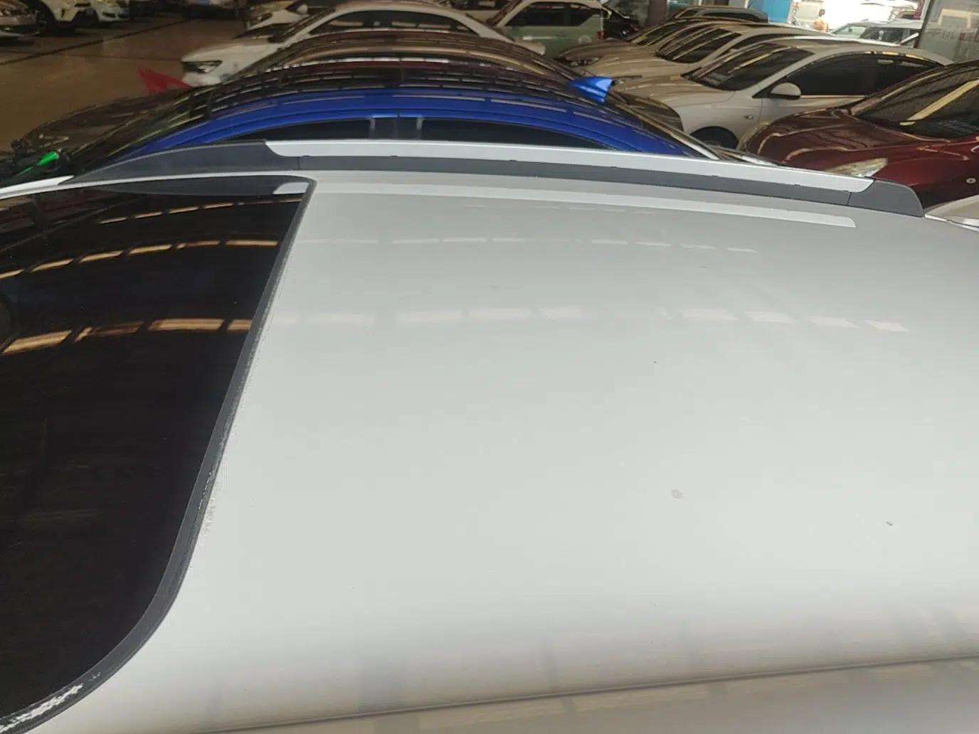 Venucia R50X 2013 1.6L Automatic Model — миниатюра 7
