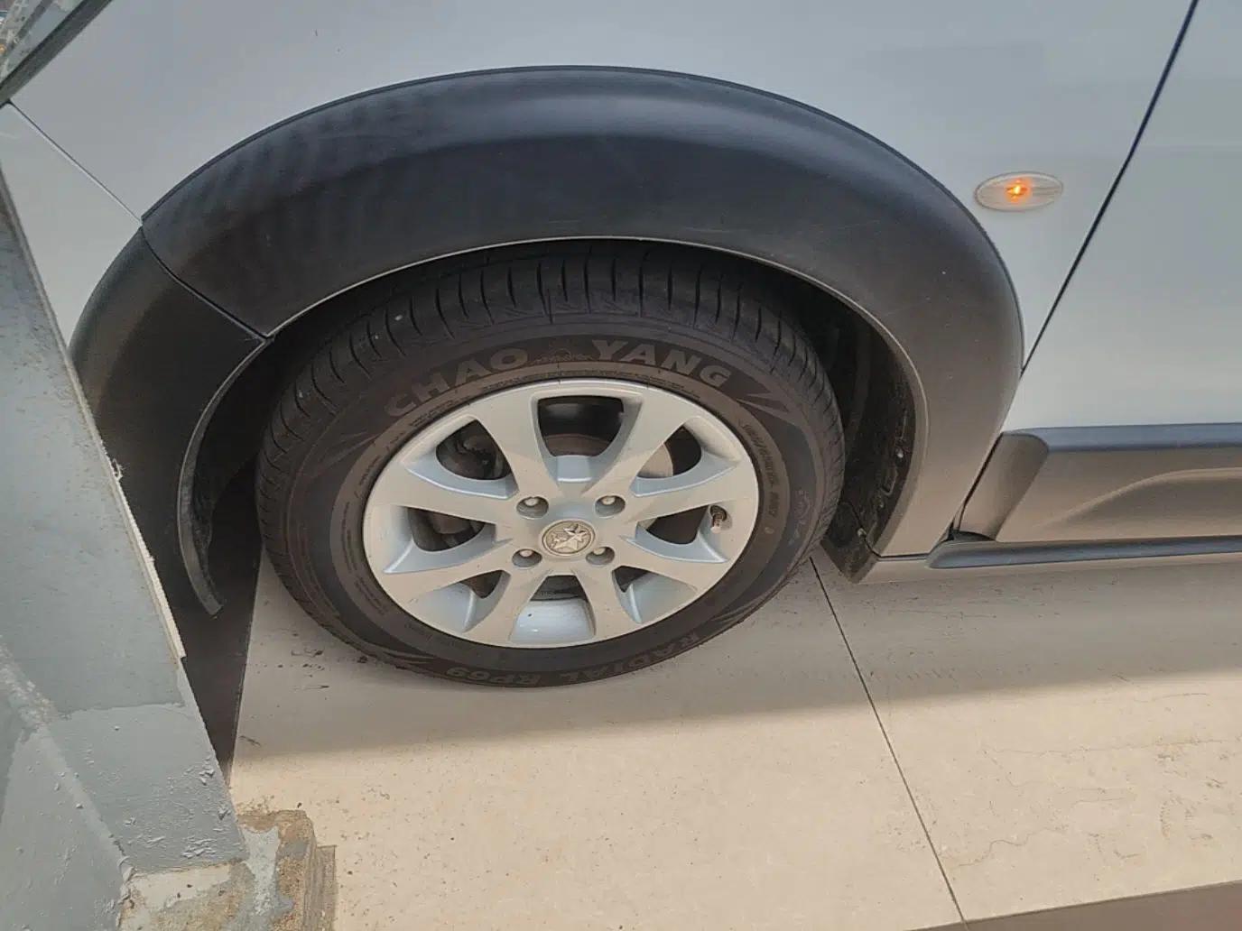 Venucia R50X 2013 1.6L Automatic Model — миниатюра 10