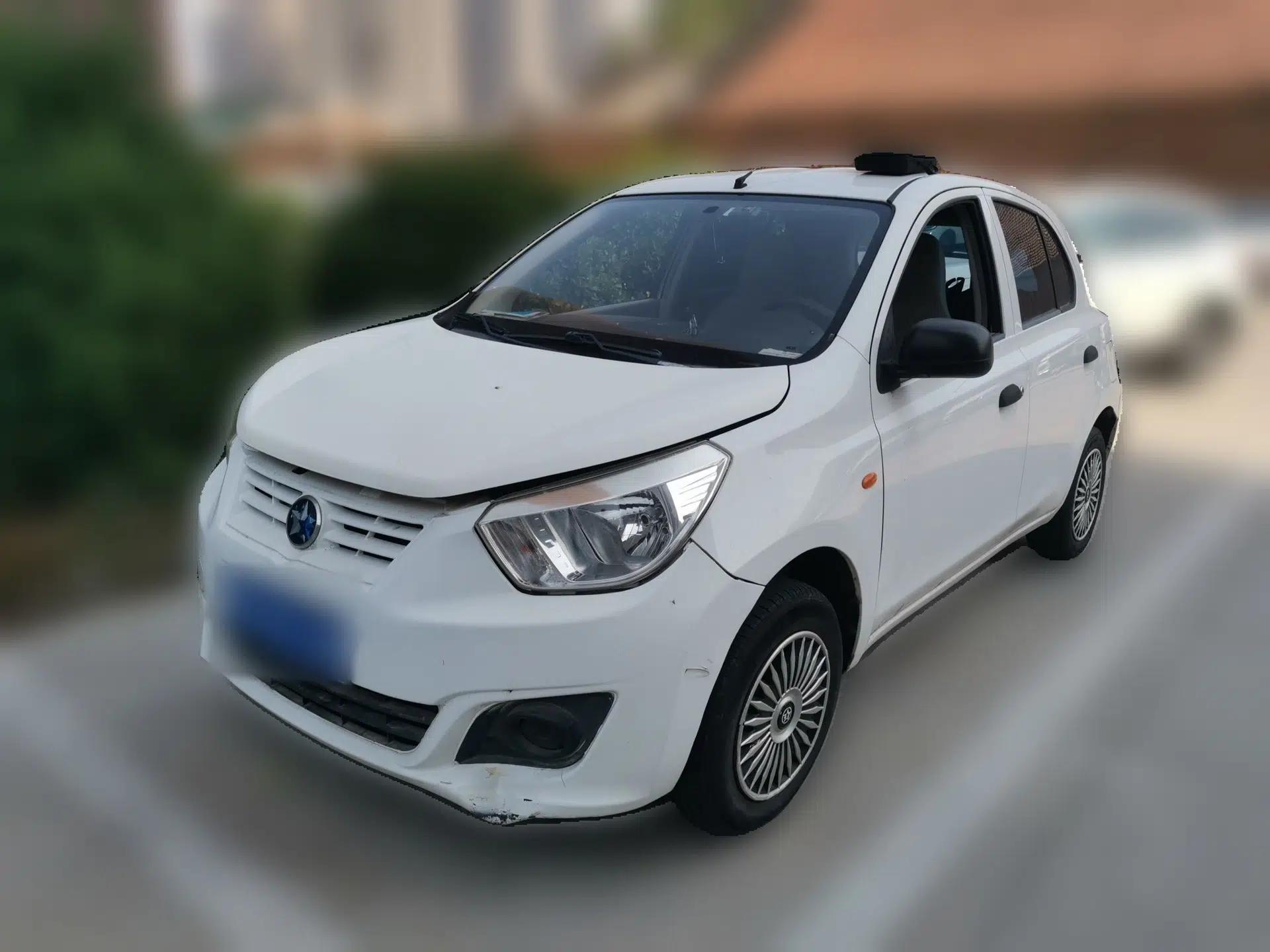 Venucia R30 2014 1.2L Manual Comfort Edition — миниатюра 1
