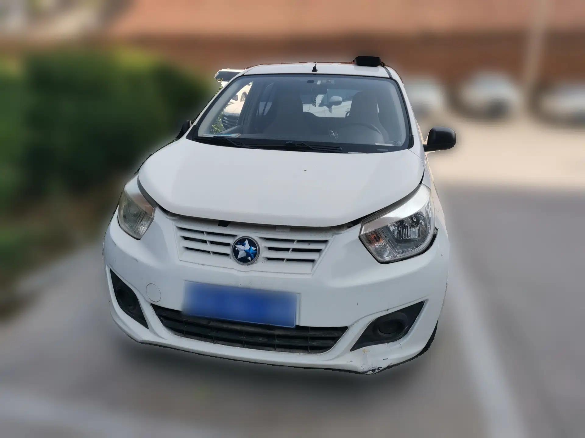 Venucia R30 2014 1.2L Manual Comfort Edition — миниатюра 2