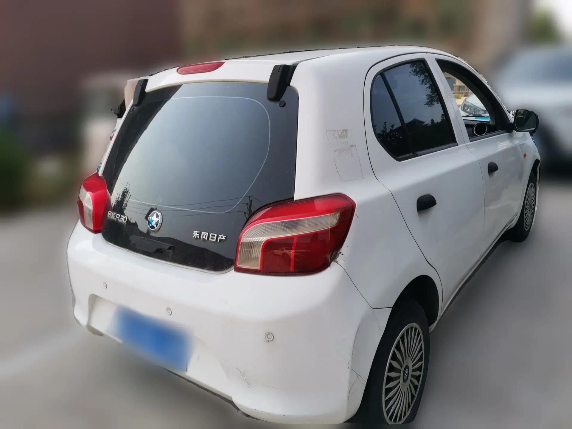 Venucia R30 2014 1.2L Manual Comfort Edition — миниатюра 6