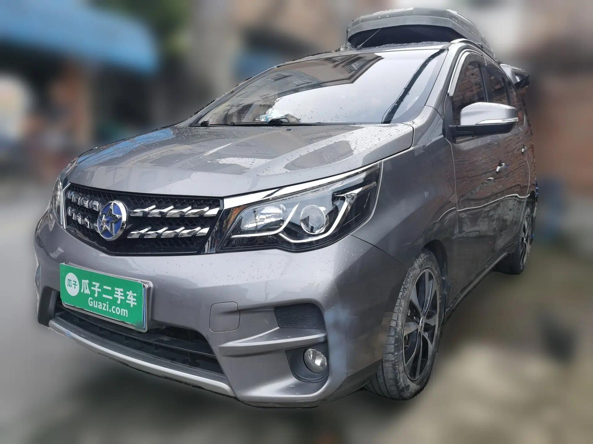 Venucia M50V 2019 1.6L CVT Luxury Edition — миниатюра 1