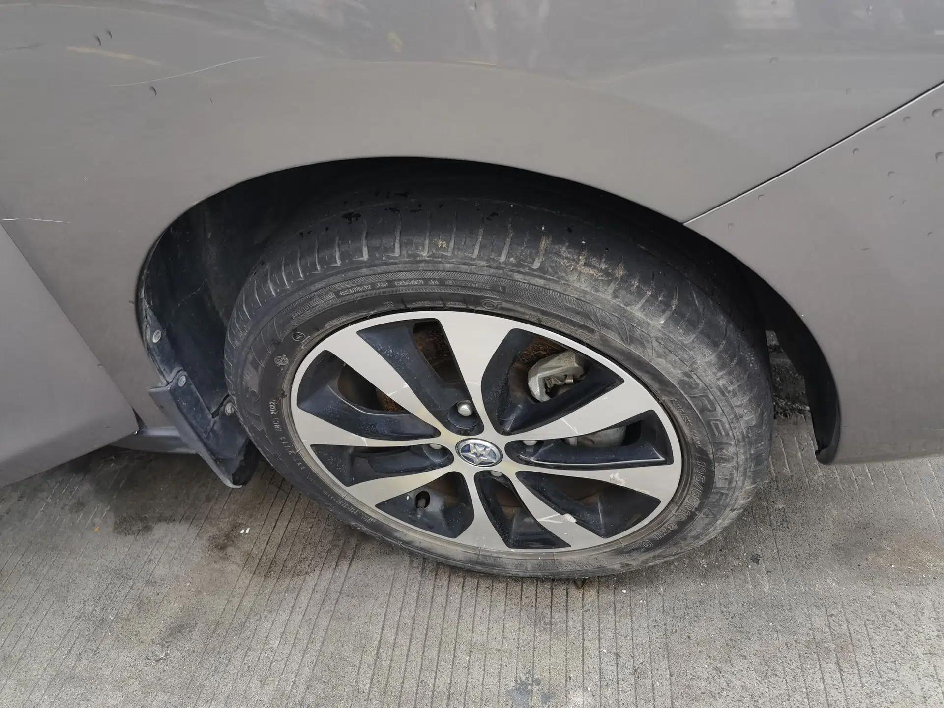 Venucia M50V 2019 1.6L CVT Luxury Edition — миниатюра 8