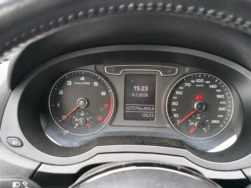 Audi Q3 2018 30th Anniversary Edition 30 TFSI Fashion Model — миниатюра 7