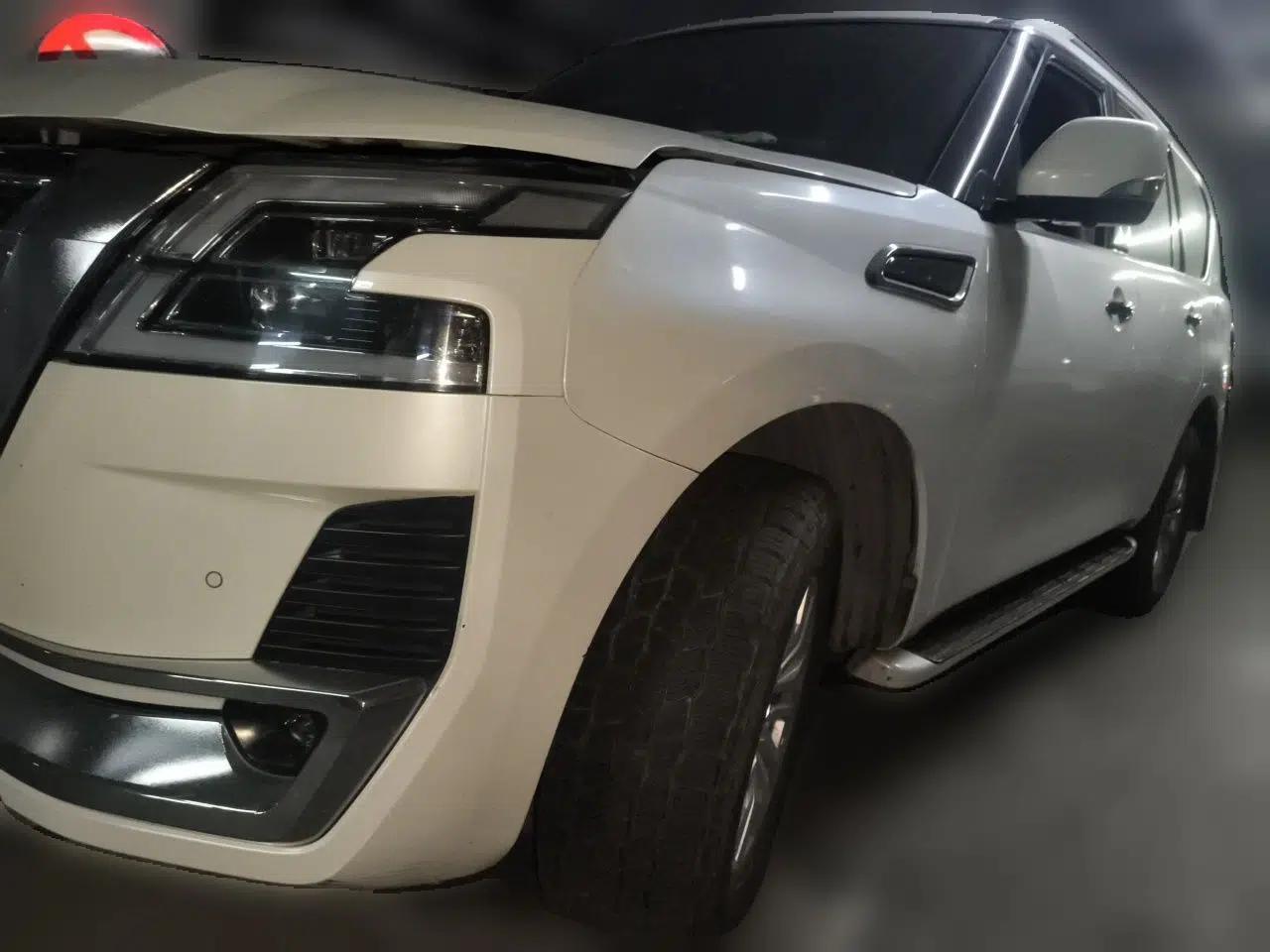 Nissan Patrol 2018 Y61 4.8L Automatic 5-Door Safari Middle East — миниатюра 1