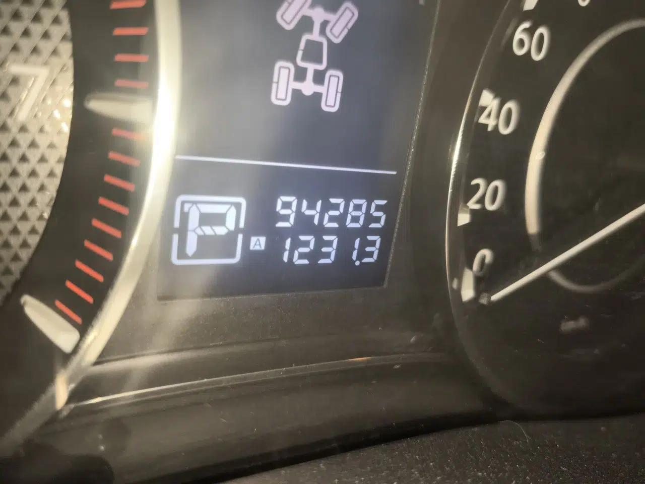 Nissan Patrol 2018 Y61 4.8L Automatic 5-Door Safari Middle East — миниатюра 12