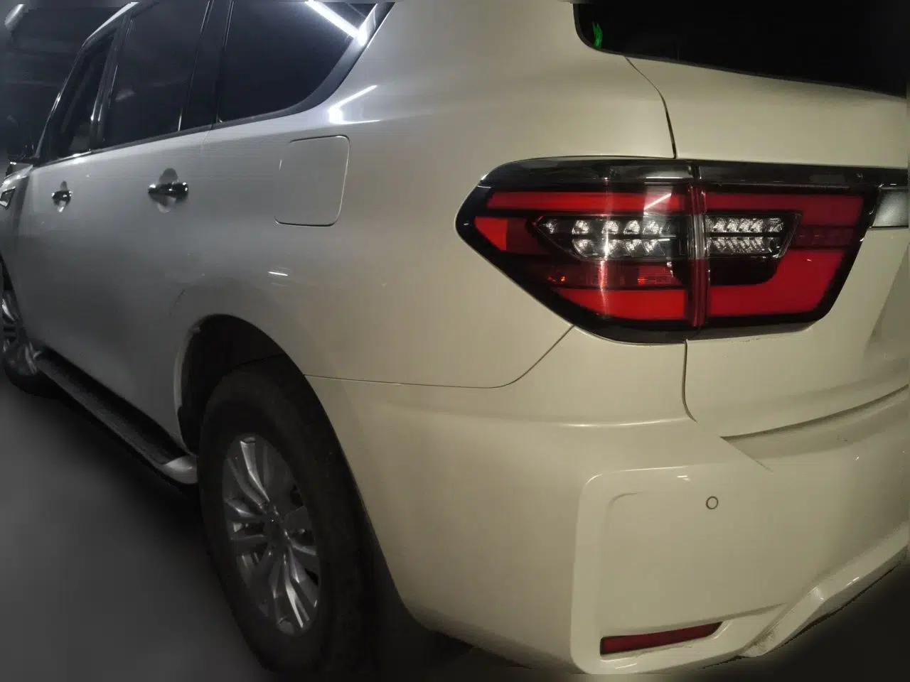 Nissan Patrol 2018 Y61 4.8L Automatic 5-Door Safari Middle East — миниатюра 4