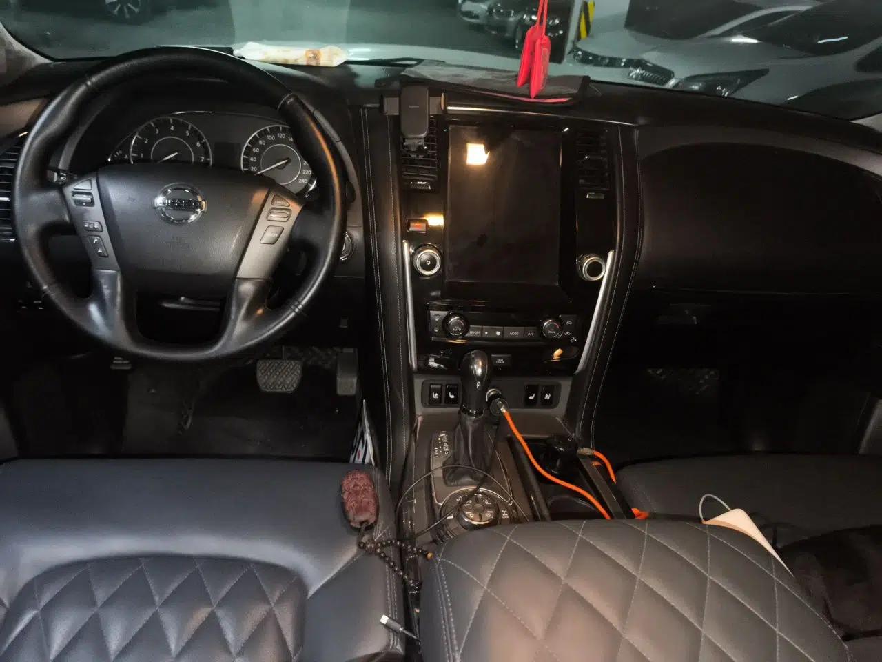 Nissan Patrol 2018 Y61 4.8L Automatic 5-Door Safari Middle East — миниатюра 9