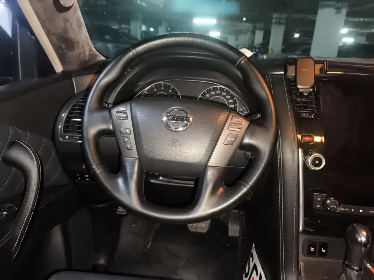 Nissan Patrol 2018 Y61 4.8L Automatic 5-Door Safari Middle East — миниатюра 10
