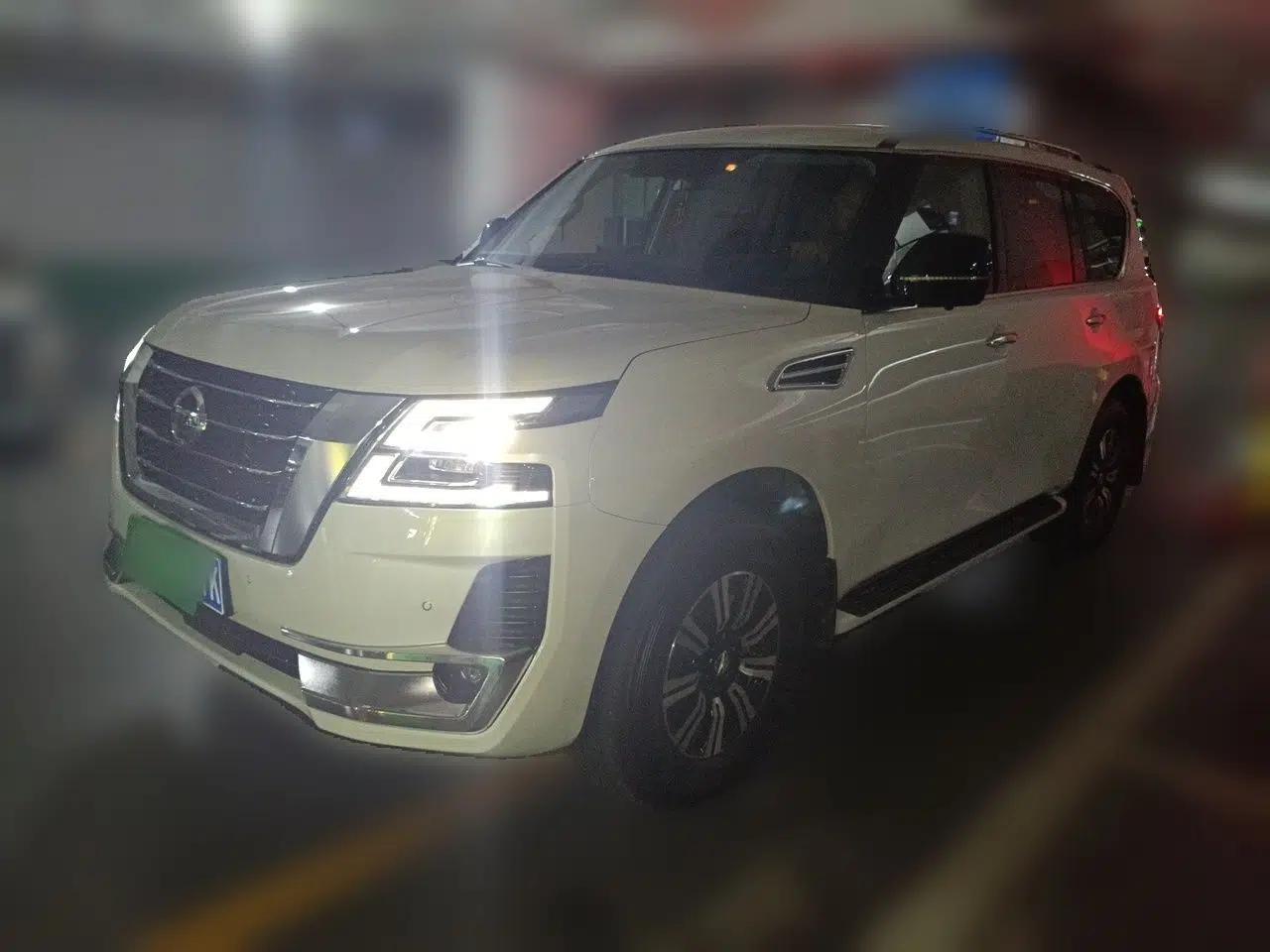 Nissan Patrol 2019 Model, 4.0L, Middle East Specification, 7-Seater — миниатюра 1
