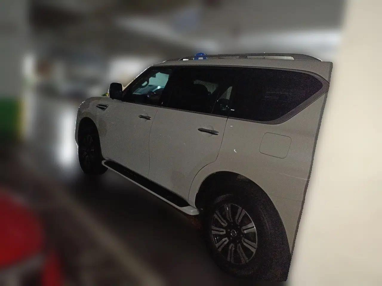 Nissan Patrol 2019 Model, 4.0L, Middle East Specification, 7-Seater — миниатюра 4