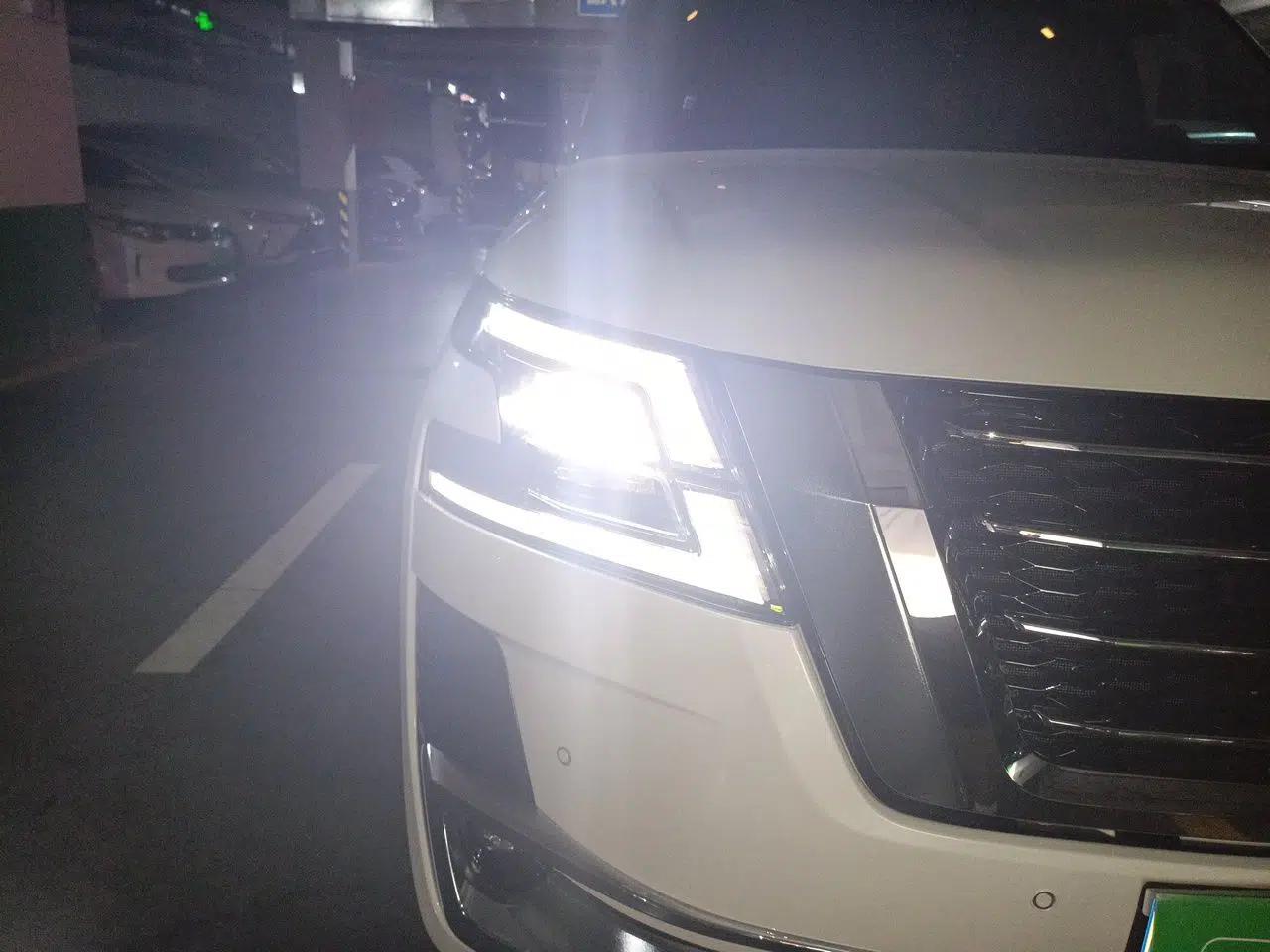Nissan Patrol 2019 Model, 4.0L, Middle East Specification, 7-Seater — миниатюра 7
