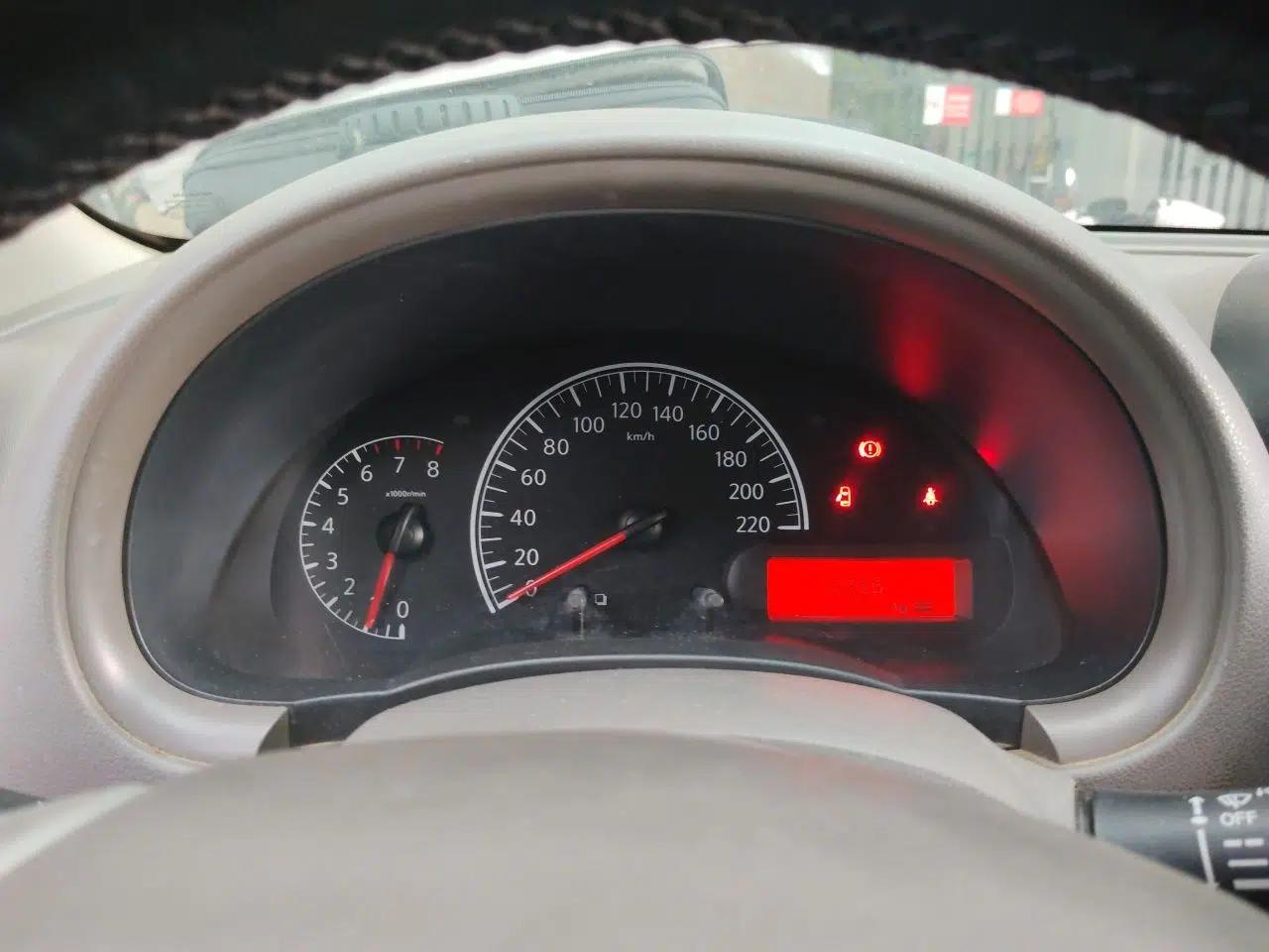 Nissan Sunny 2016 1.5XE Manual Leading Edition — миниатюра 11