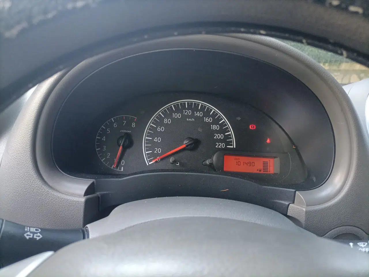 Nissan Sunny 2014 1.5XE Manual Elite Edition — миниатюра 11