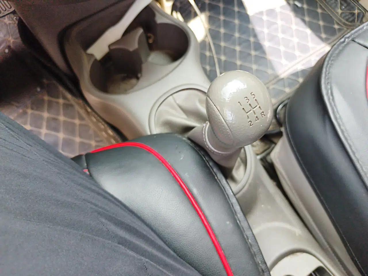 Nissan Sunny 2015 1.5XE Manual Comfort Edition — миниатюра 14