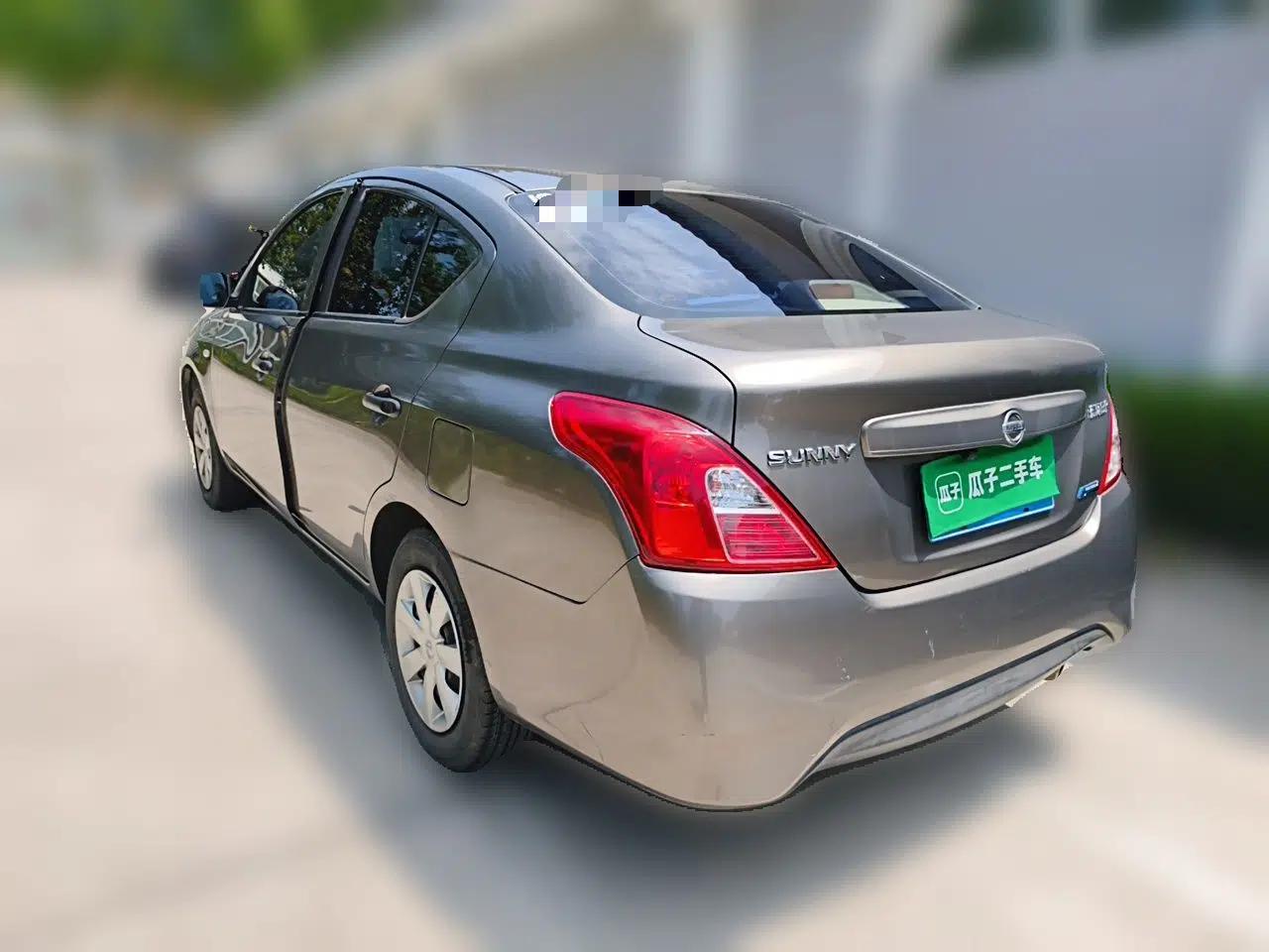 Nissan Sunny 2015 1.5XE Manual Comfort Edition — миниатюра 4