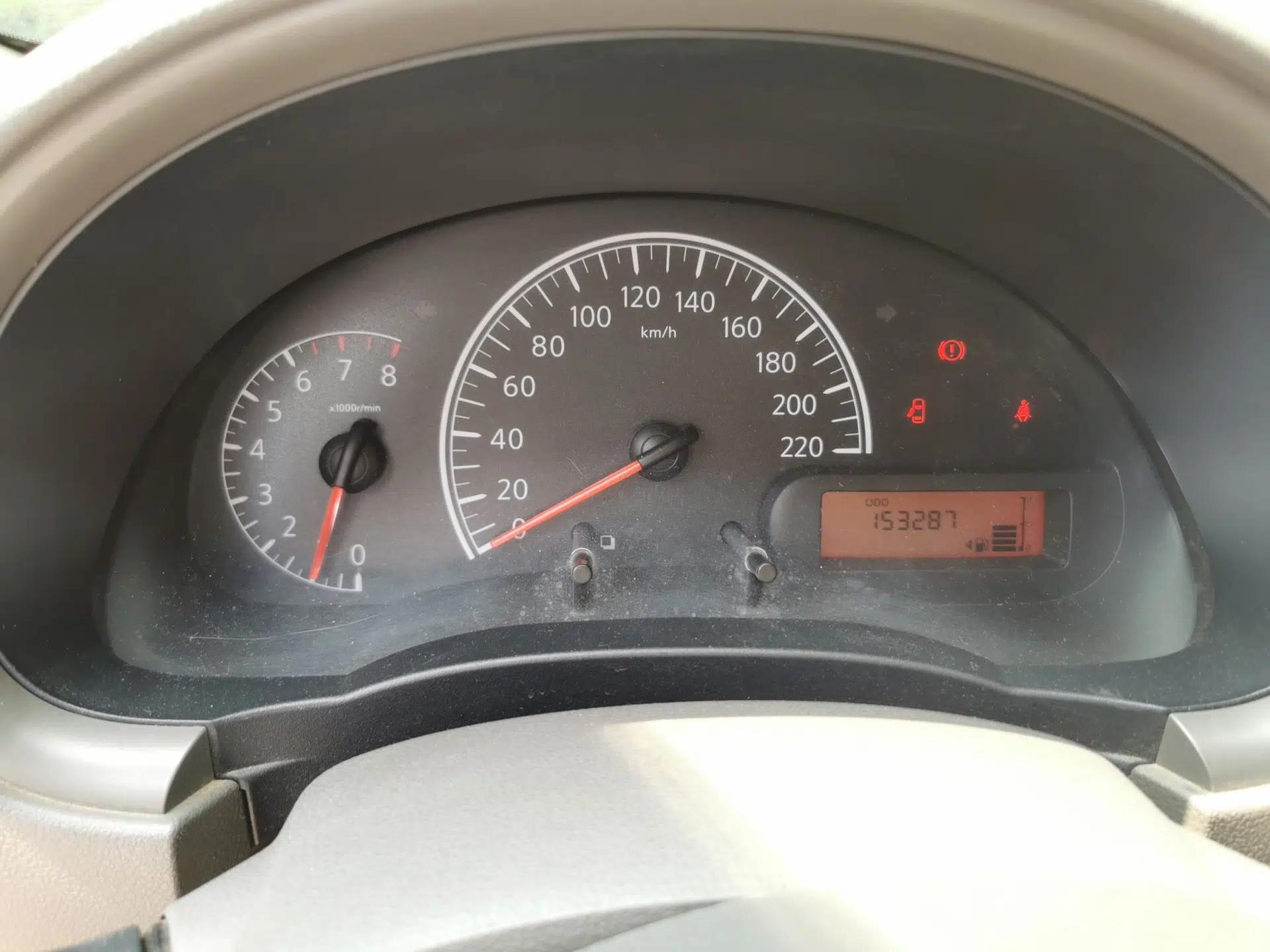 Nissan Sunny 2015 1.5XE Manual Comfort Edition — миниатюра 11