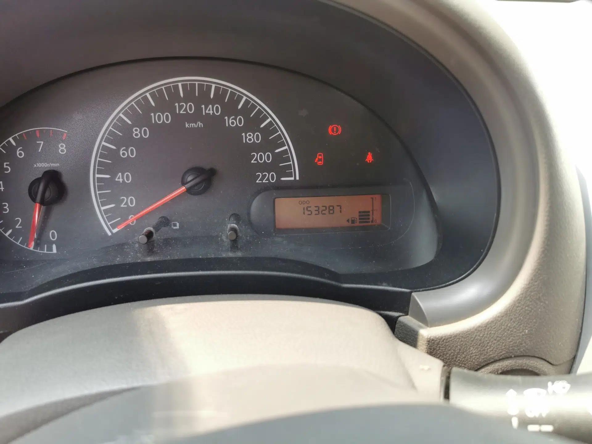 Nissan Sunny 2015 1.5XE Manual Comfort Edition — миниатюра 12