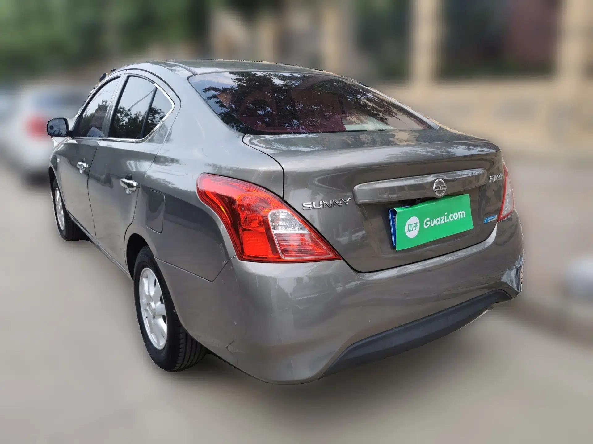 Nissan Sunny 2015 1.5XE Manual Comfort Edition — миниатюра 4