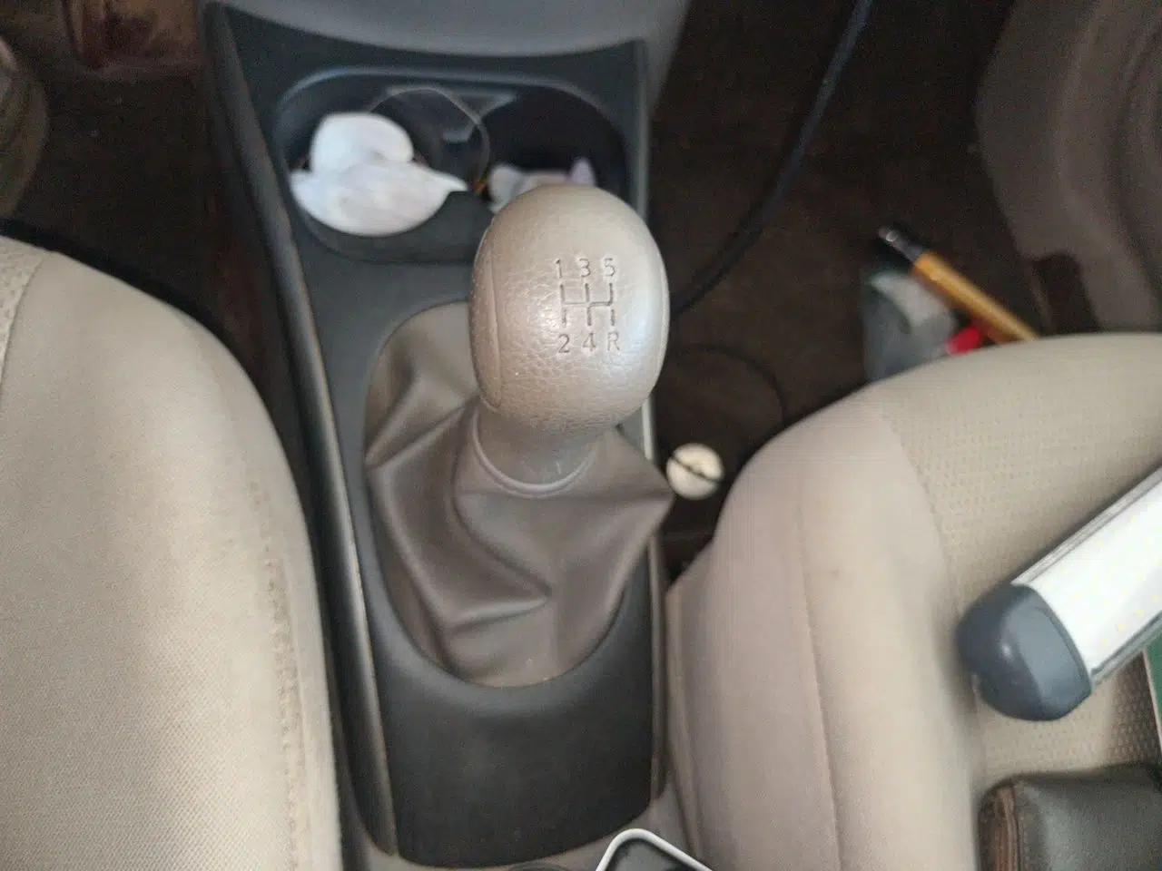 Nissan Sunny 2011 1.5XL Manual Deluxe Edition — миниатюра 14