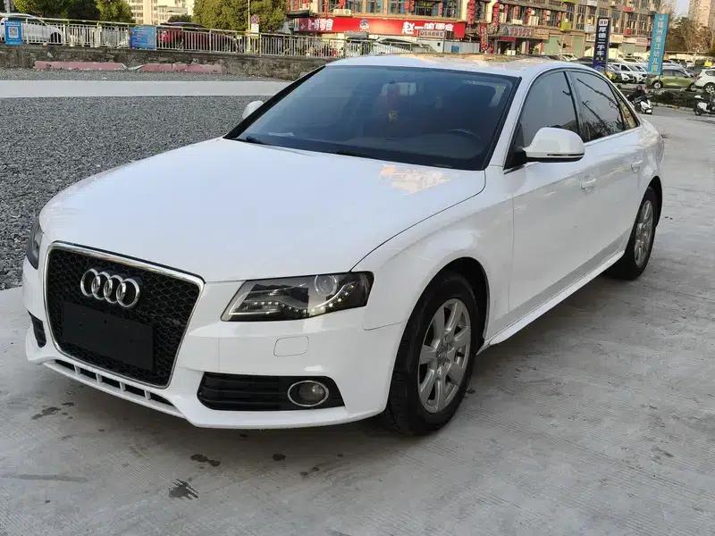Audi A4L 2012 2.0 TFSI Automatic Standard Edition — миниатюра 1