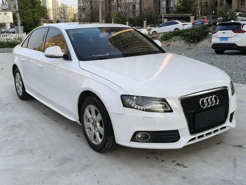 Audi A4L 2012 2.0 TFSI Automatic Standard Edition — миниатюра 3