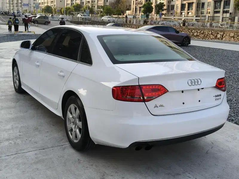 Audi A4L 2012 2.0 TFSI Automatic Standard Edition — миниатюра 5