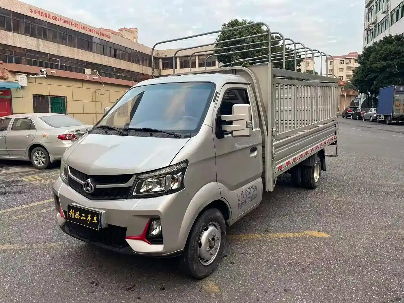 Crossover King X5 2021 1.6L Gasoline Comfort Edition Single Row Dual Rear Wheels Side Panels 3600mm Cargo Box DAM16KR — миниатюра 1