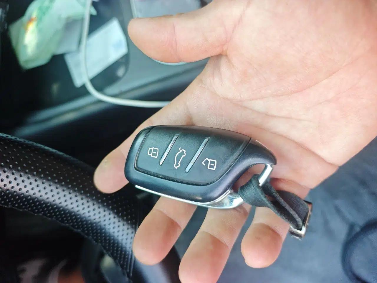 Roewe D7 2023 DMH 125km Superior Edition — миниатюра 14
