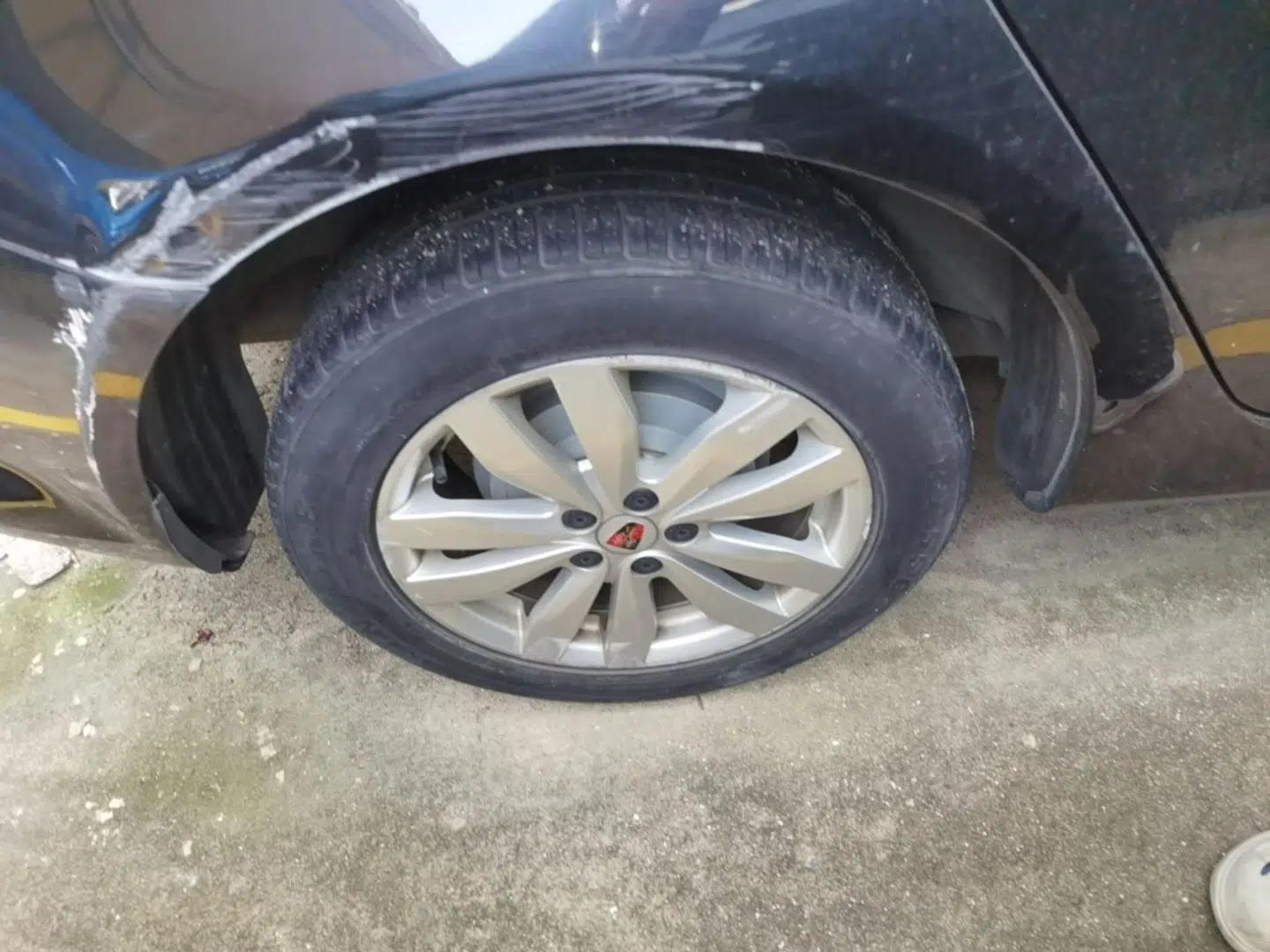Roewe 350 2015 1.5L Manual Luxury Sunroof Edition — миниатюра 11