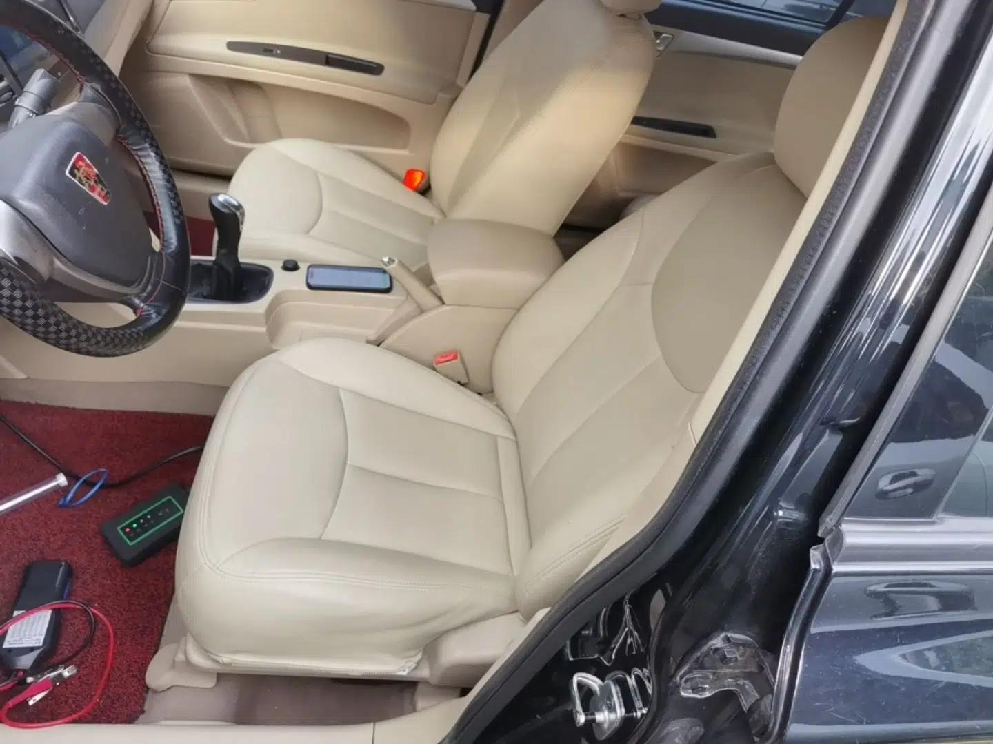 Roewe 350 2015 1.5L Manual Luxury Sunroof Edition — миниатюра 17