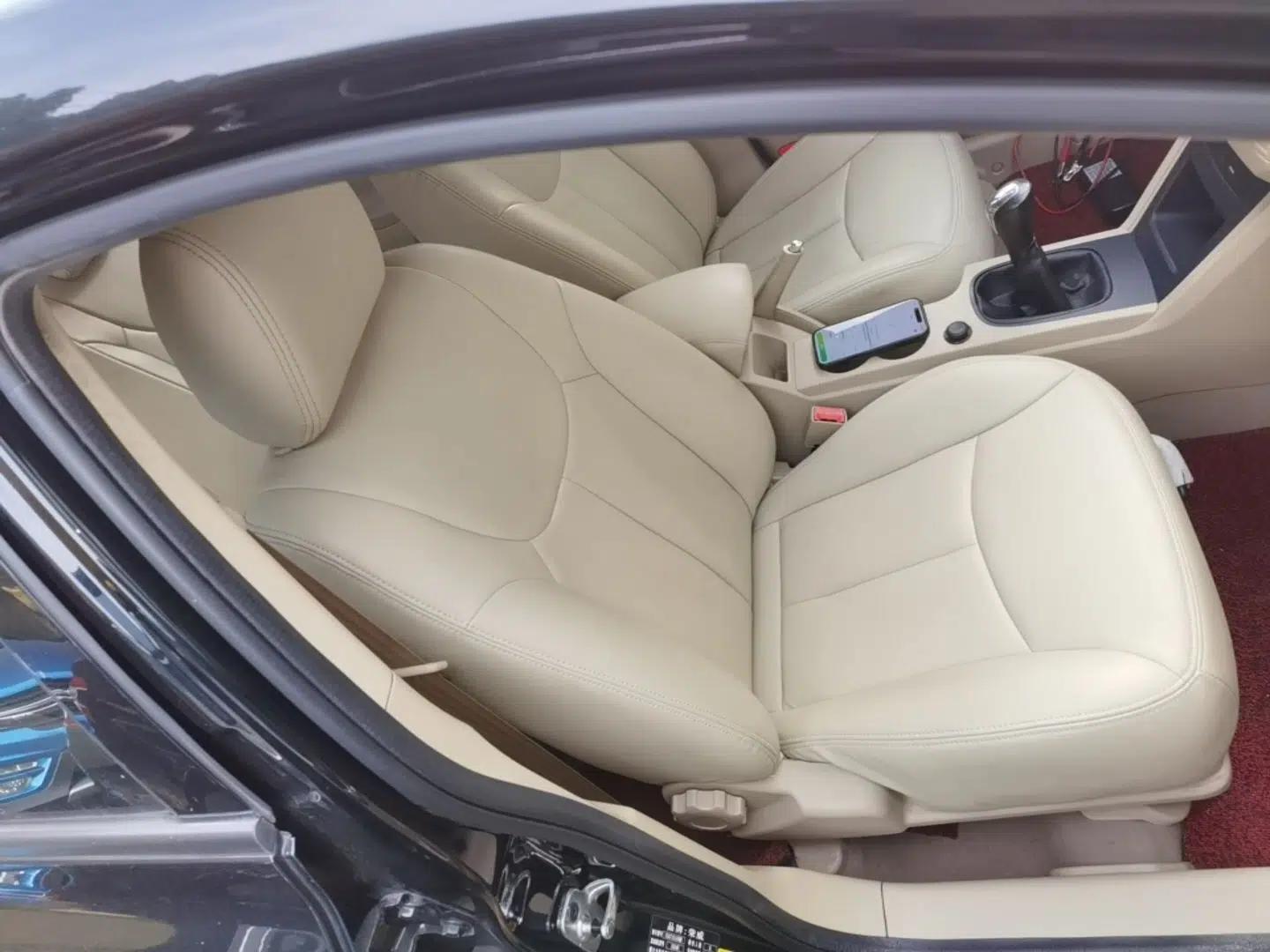 Roewe 350 2015 1.5L Manual Luxury Sunroof Edition — миниатюра 19