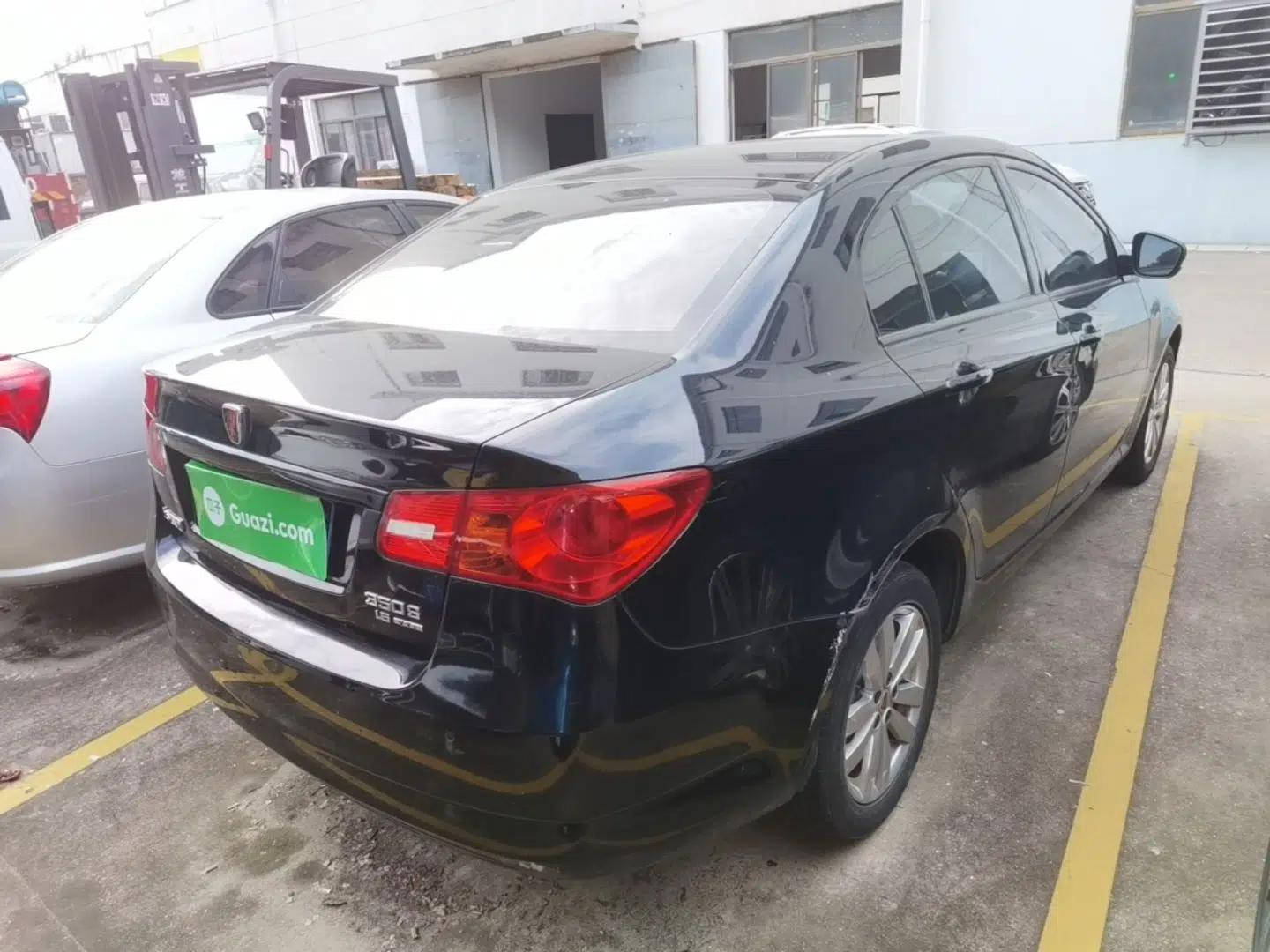 Roewe 350 2015 1.5L Manual Luxury Sunroof Edition — миниатюра 6