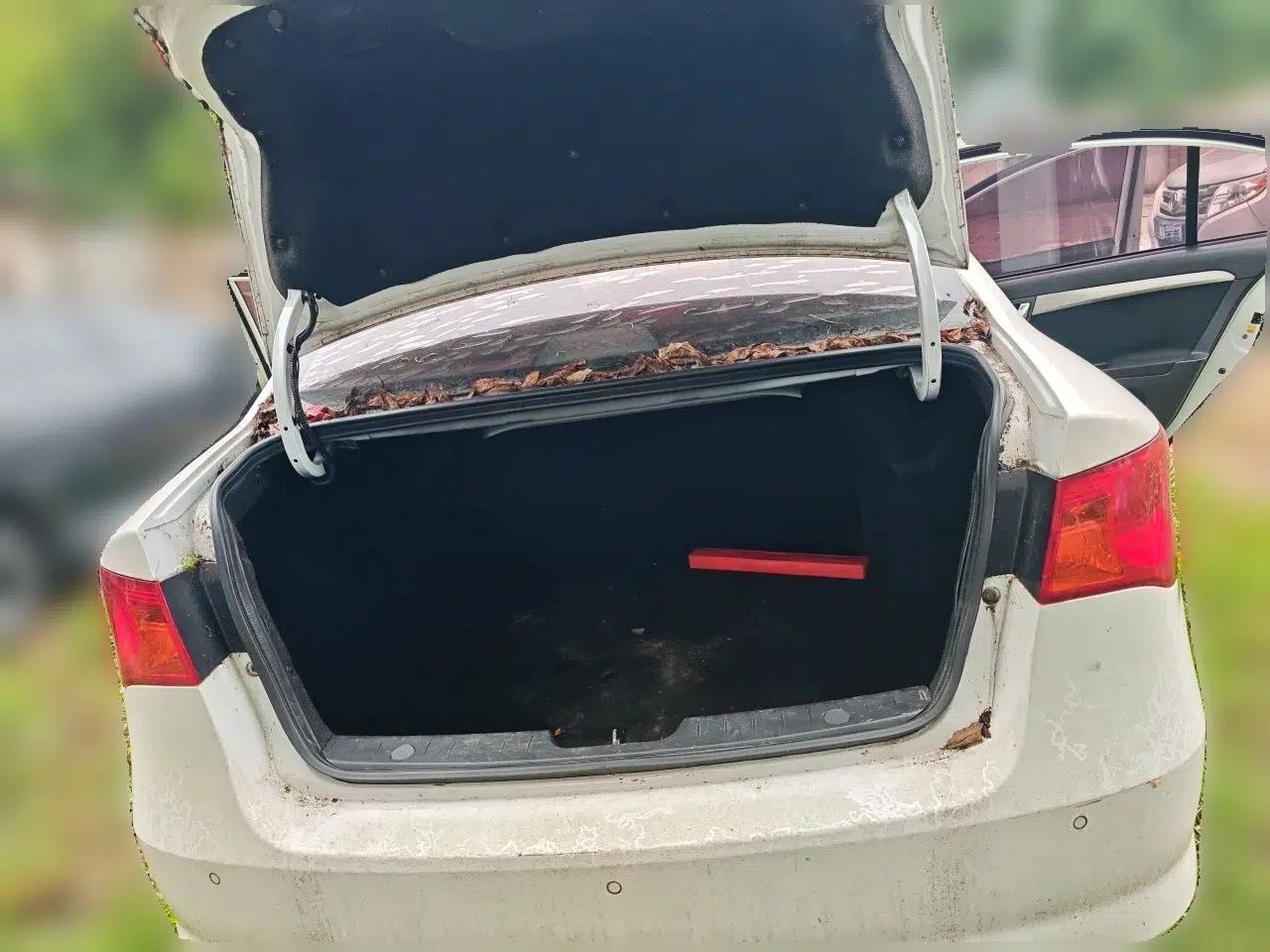 Roewe 350 2015 1.5L Automatic Luxury Sunroof Edition — миниатюра 19