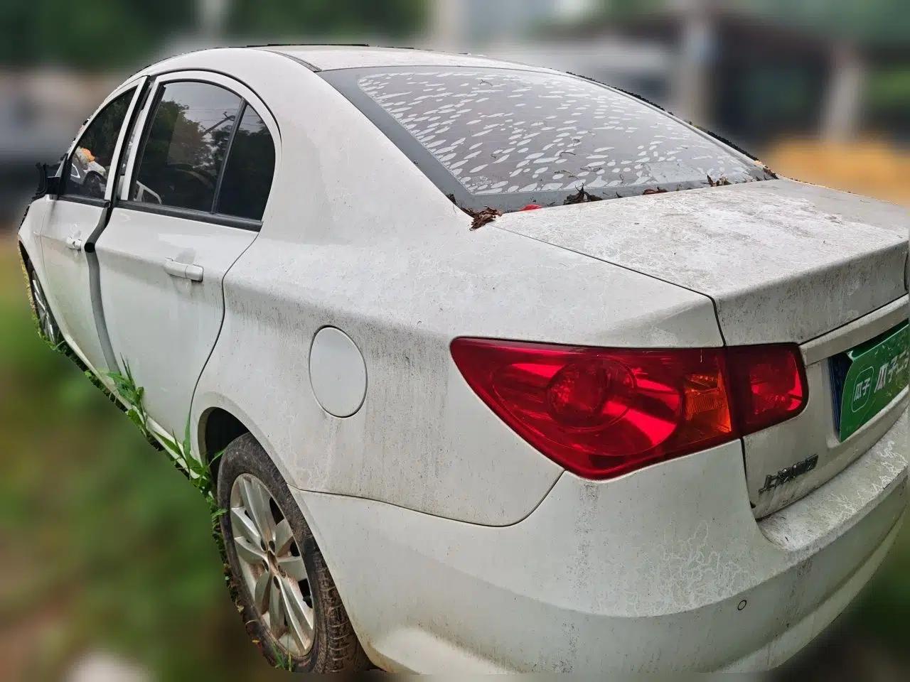 Roewe 350 2015 1.5L Automatic Luxury Sunroof Edition — миниатюра 4