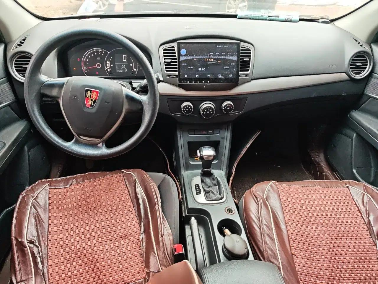 Roewe 350 2015 1.5L Automatic Luxury Sunroof Edition — миниатюра 9