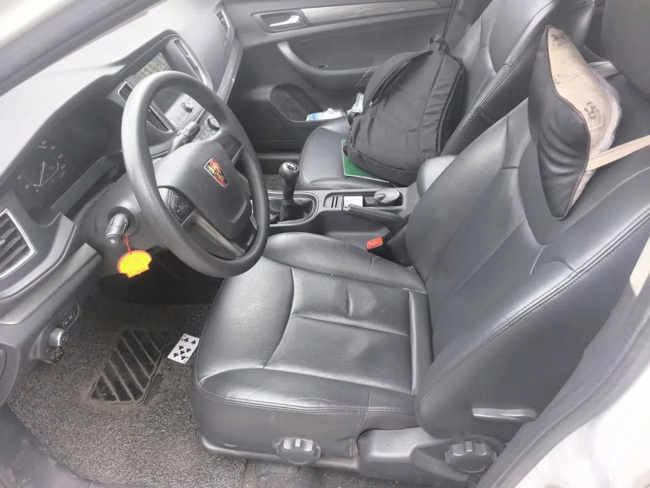 Roewe 360 2015 1.5L Manual Luxury Edition — миниатюра 15