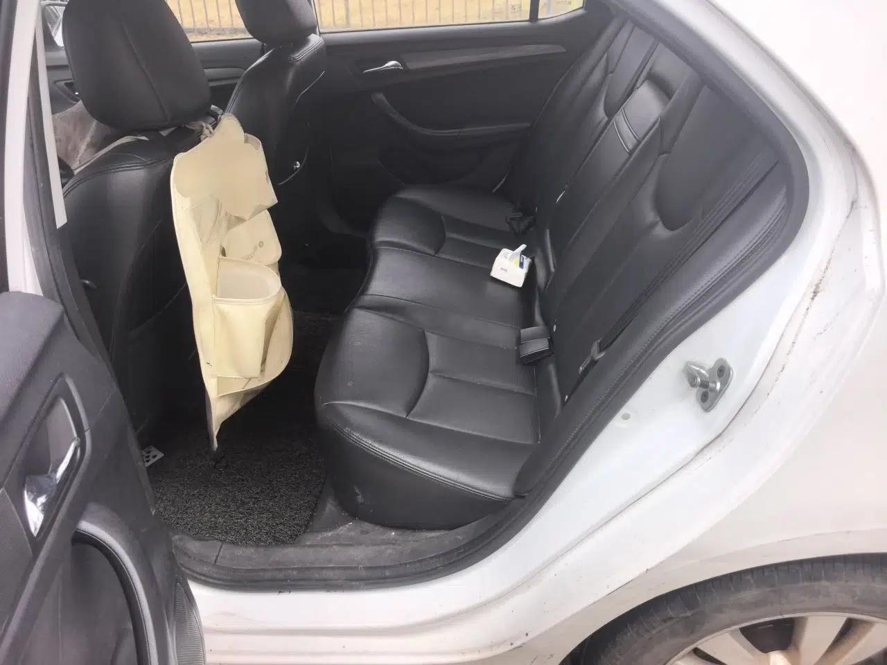 Roewe 360 2015 1.5L Manual Luxury Edition — миниатюра 17